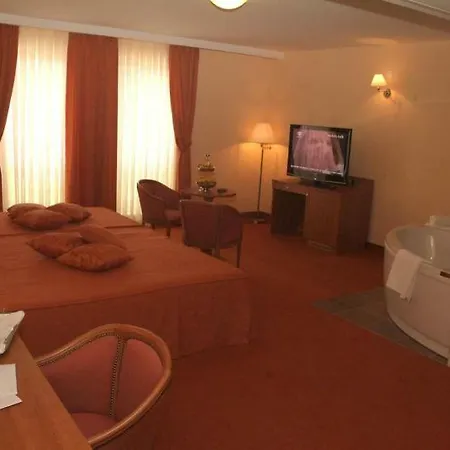 Hotel Kaktus 4*
